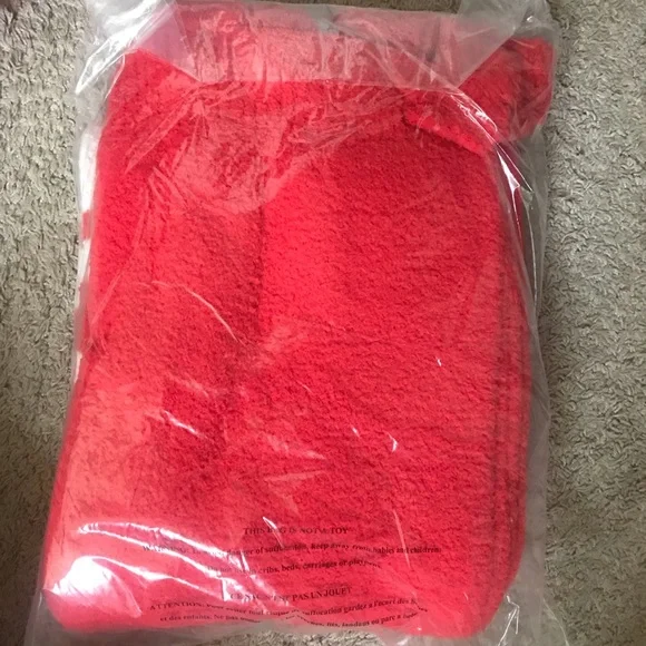 New Victoria’s Secret PINK logo Soft Red White
Marshmallow Knit Blanket Throw - Picture 6 of 6
